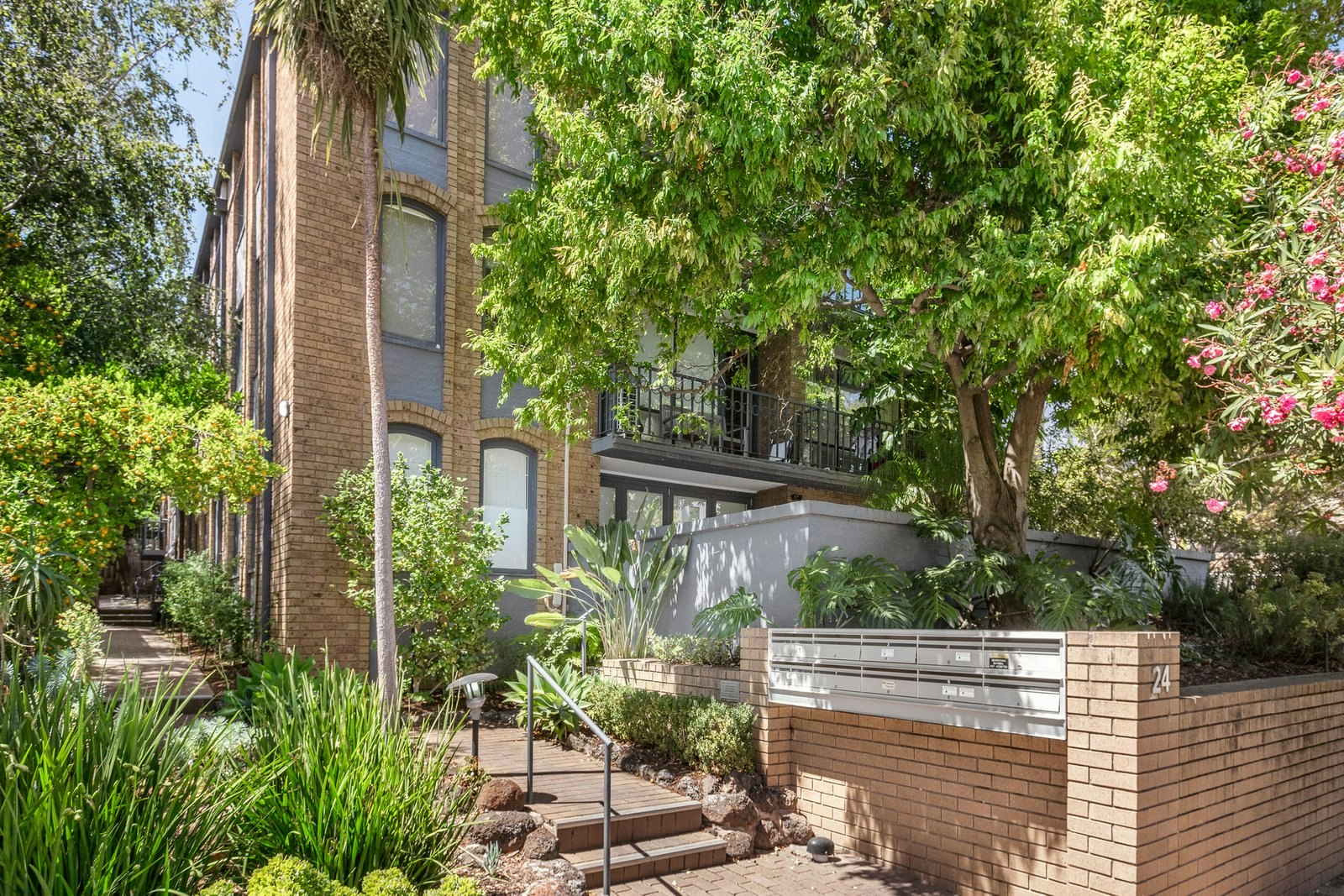 9/24 Tintern Avenue, Toorak, 3142