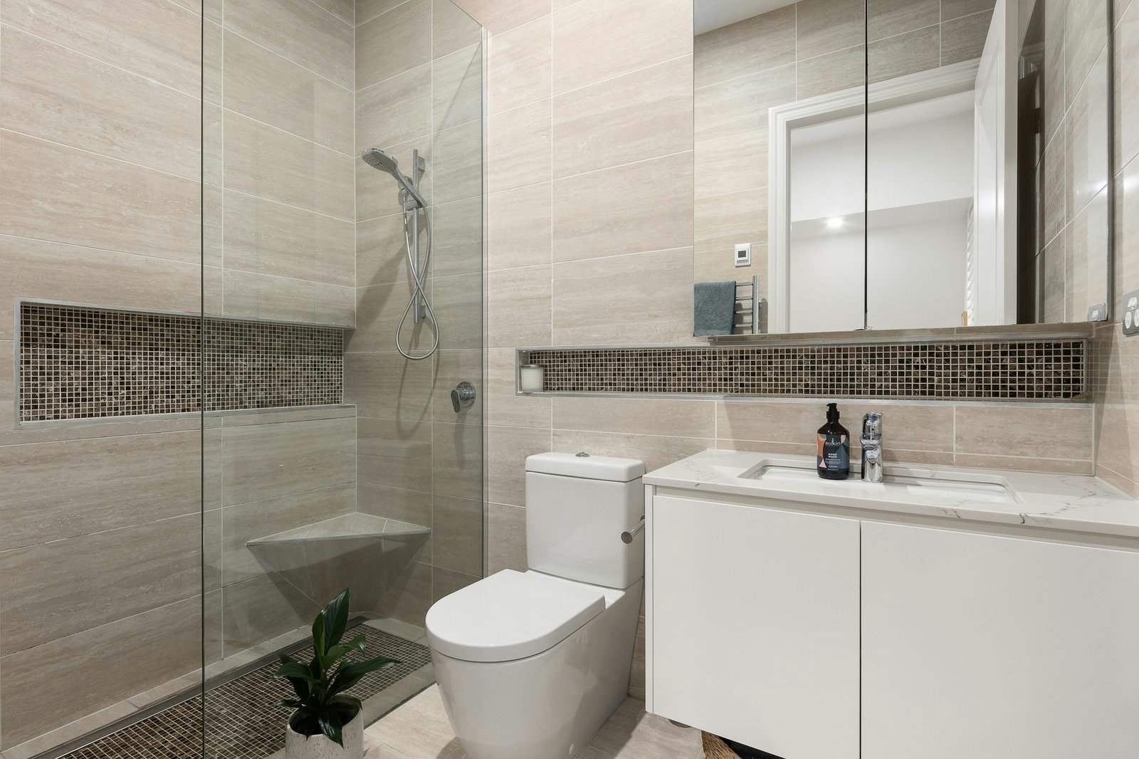 1/6 Hope Street, Glen Iris, 3146