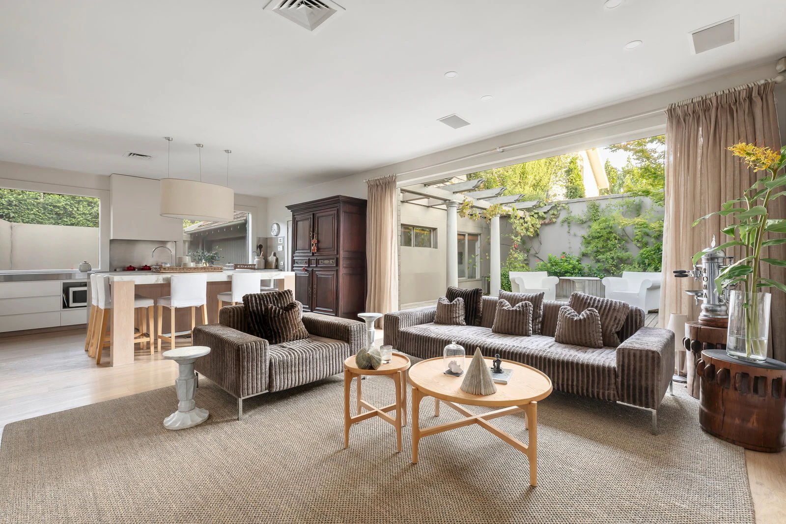 10 Winifred Crescent, Toorak, 3142