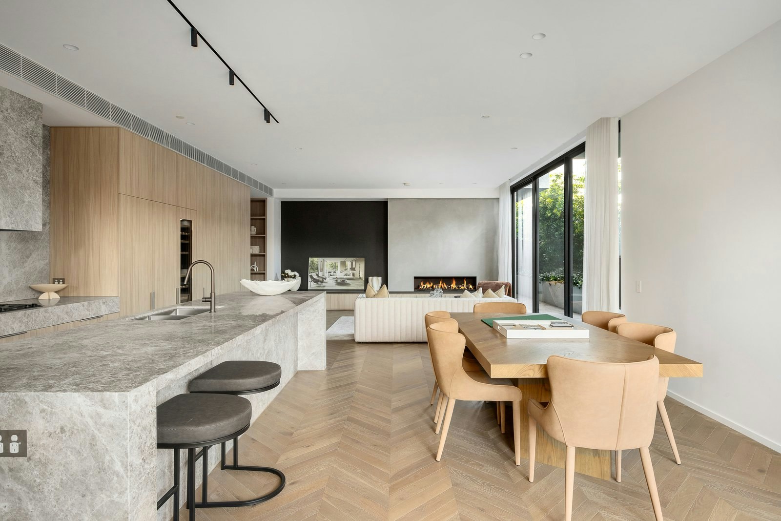 2/163 Victoria Road, Camberwell, 3124