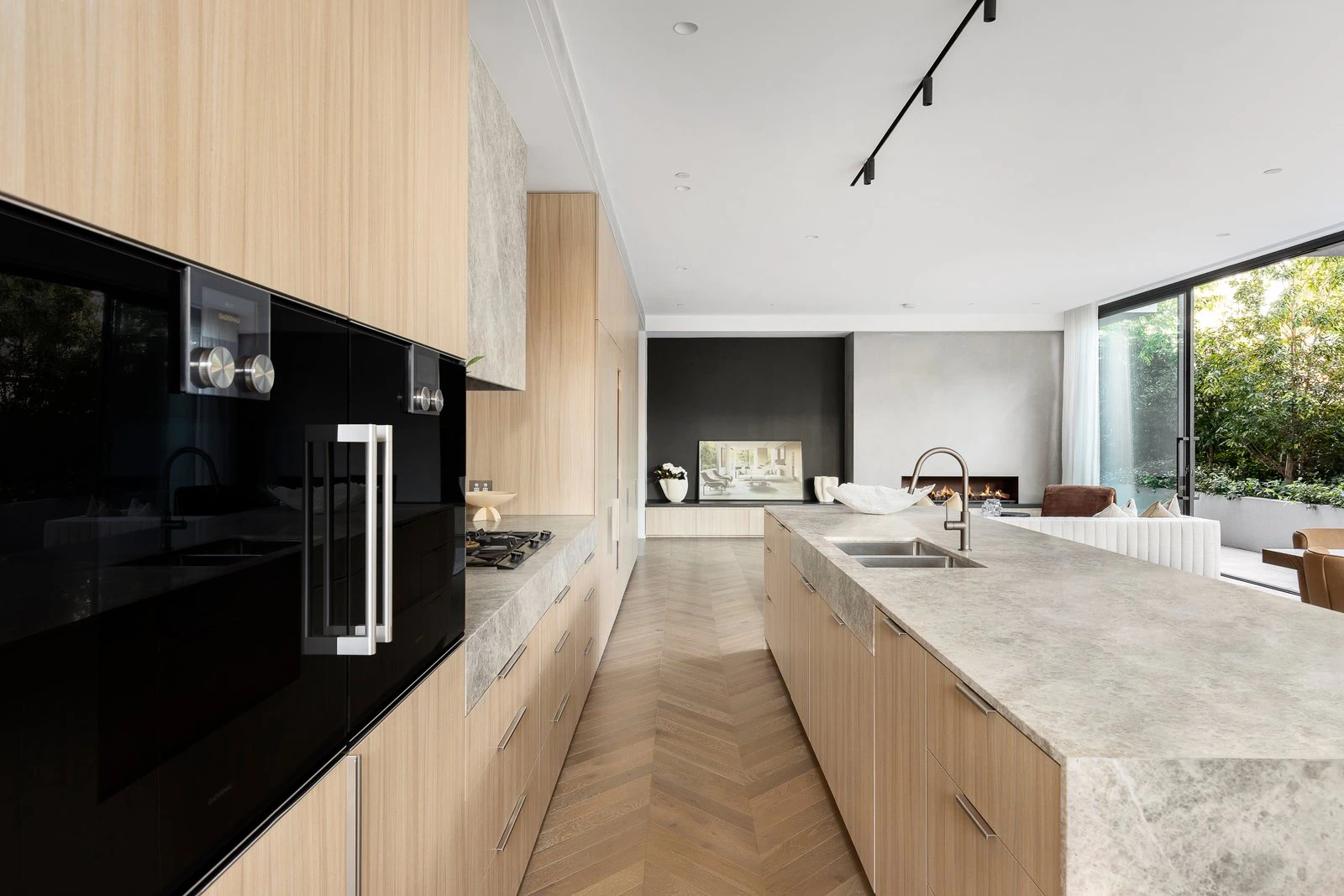 2/163 Victoria Road, Camberwell, 3124