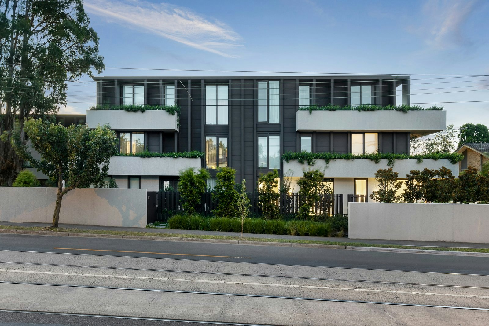2/163 Victoria Road, Camberwell, 3124
