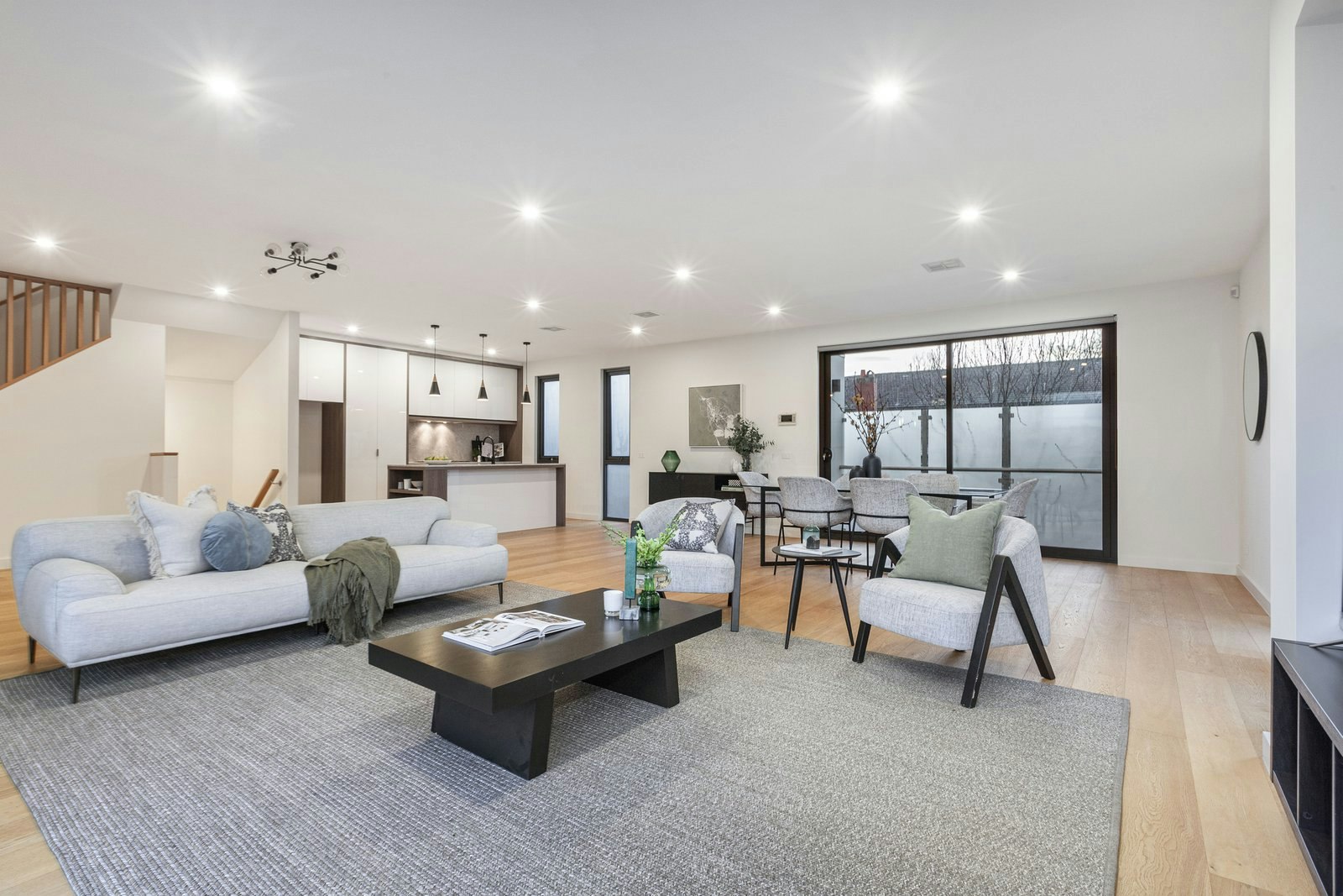 1B Oak Grove, Malvern East, 3145