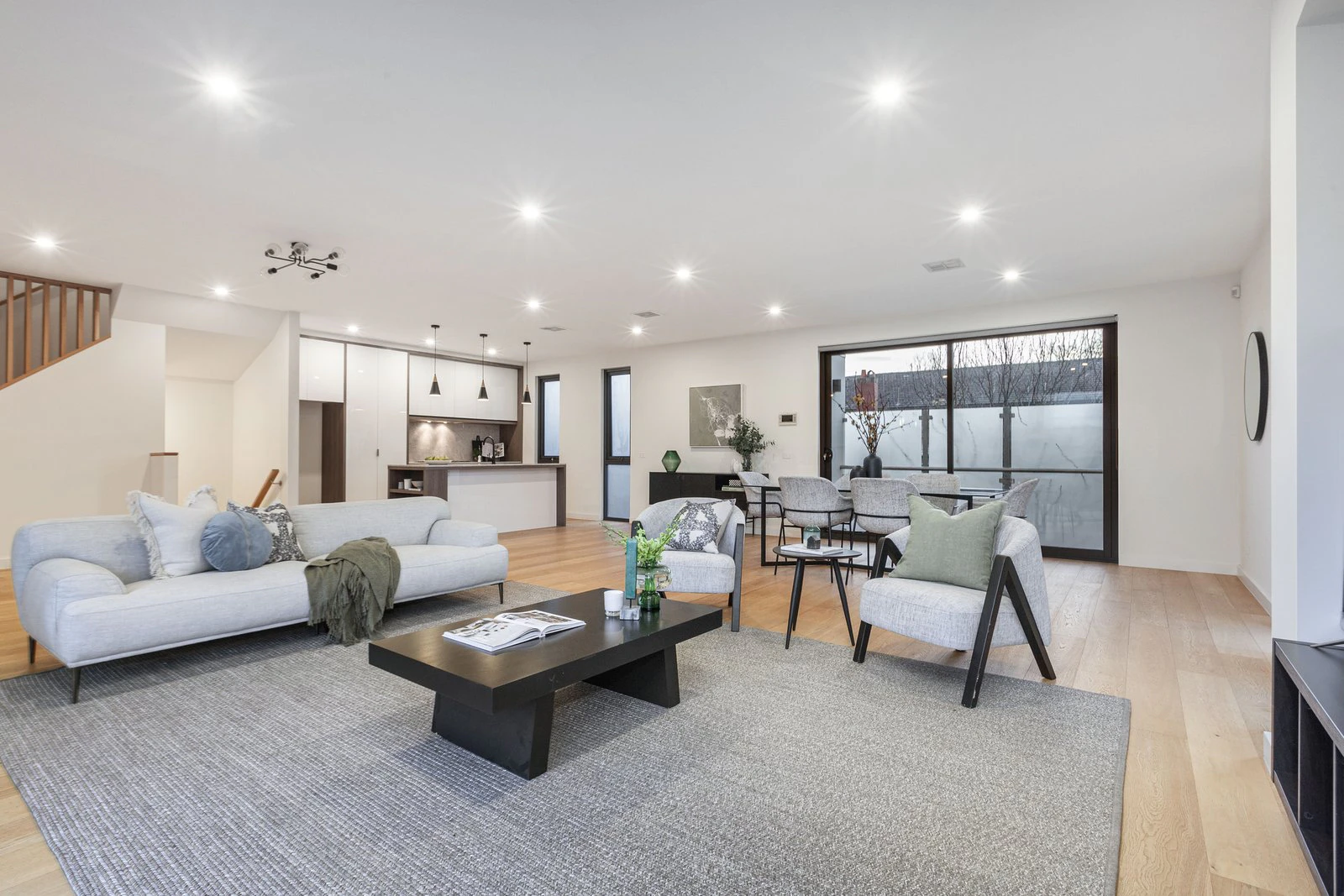 1B Oak Grove, Malvern East, 3145