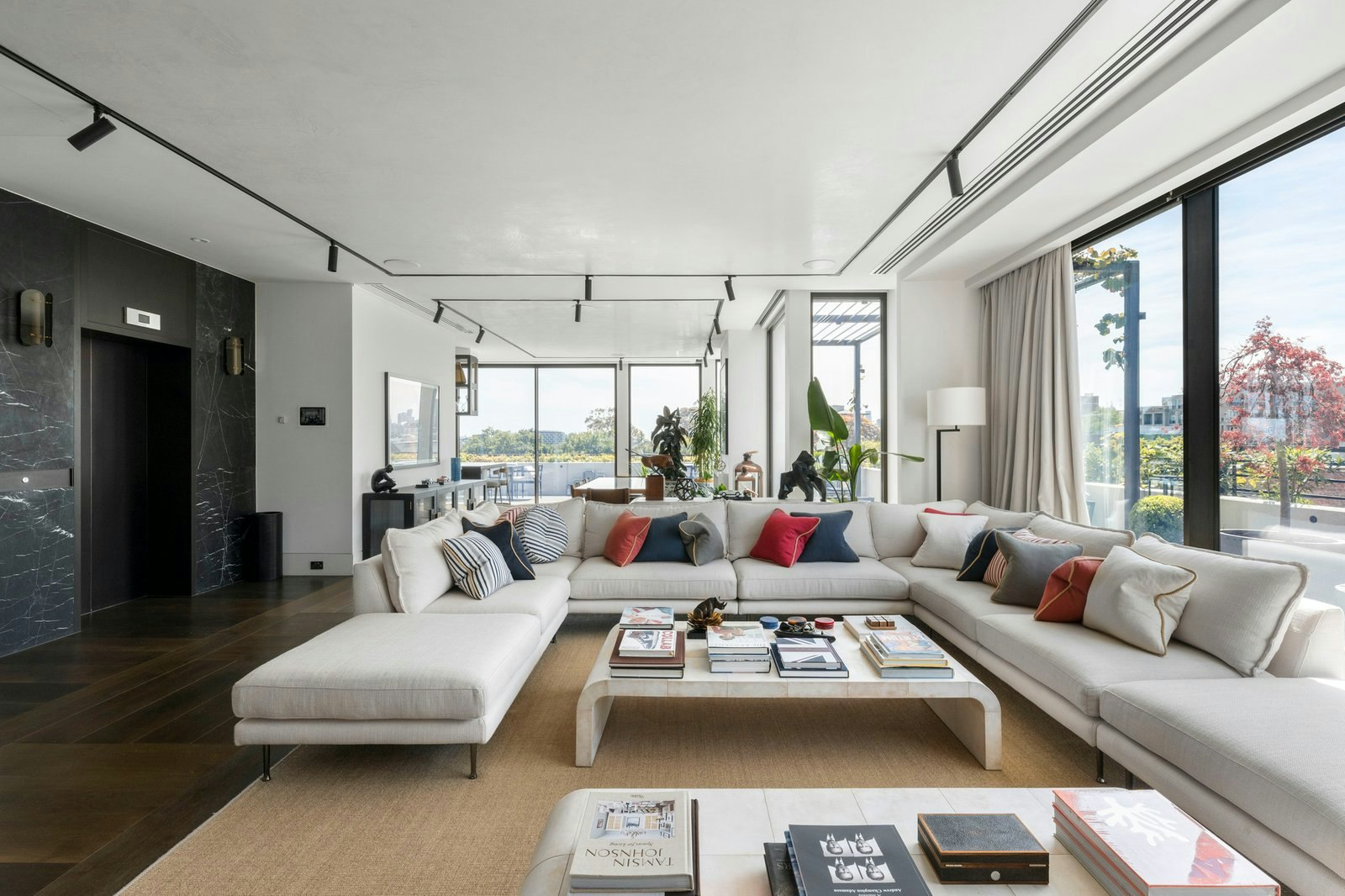 The Penthouse, 86 Mathoura Road, Toorak, 3142