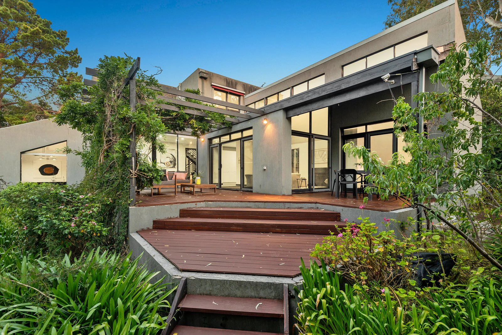 24 Wynyard Crescent, Balwyn North, 3104