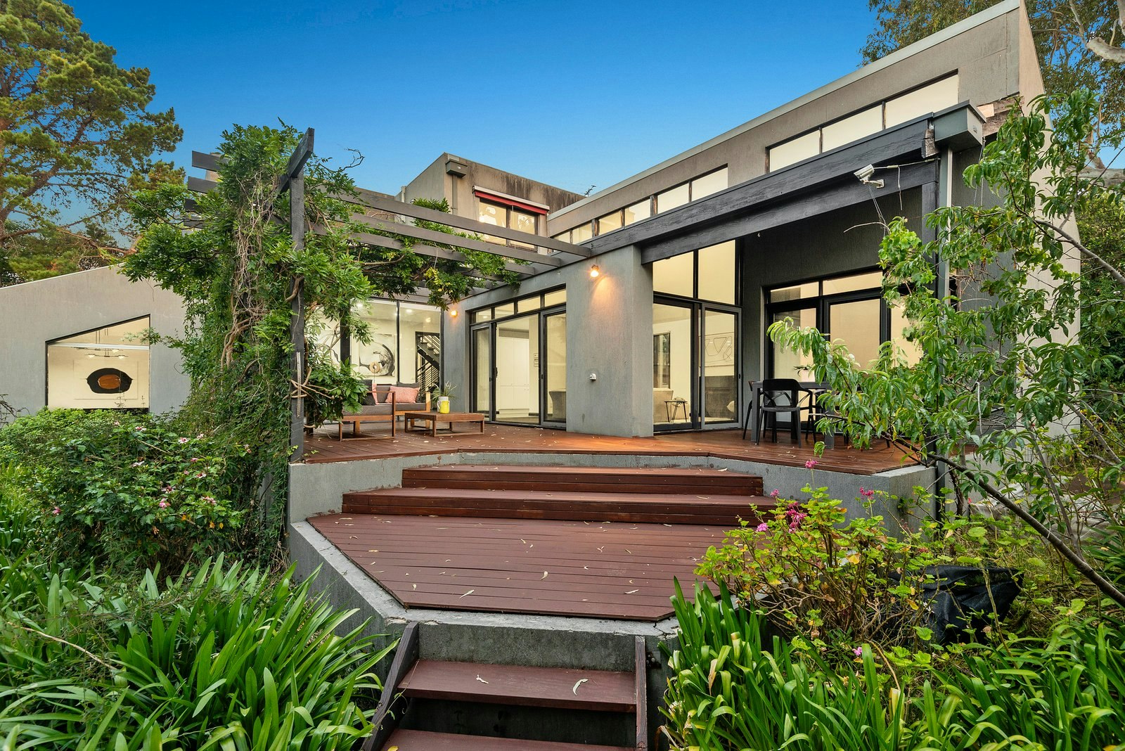 24 Wynyard Crescent, Balwyn North, 3104