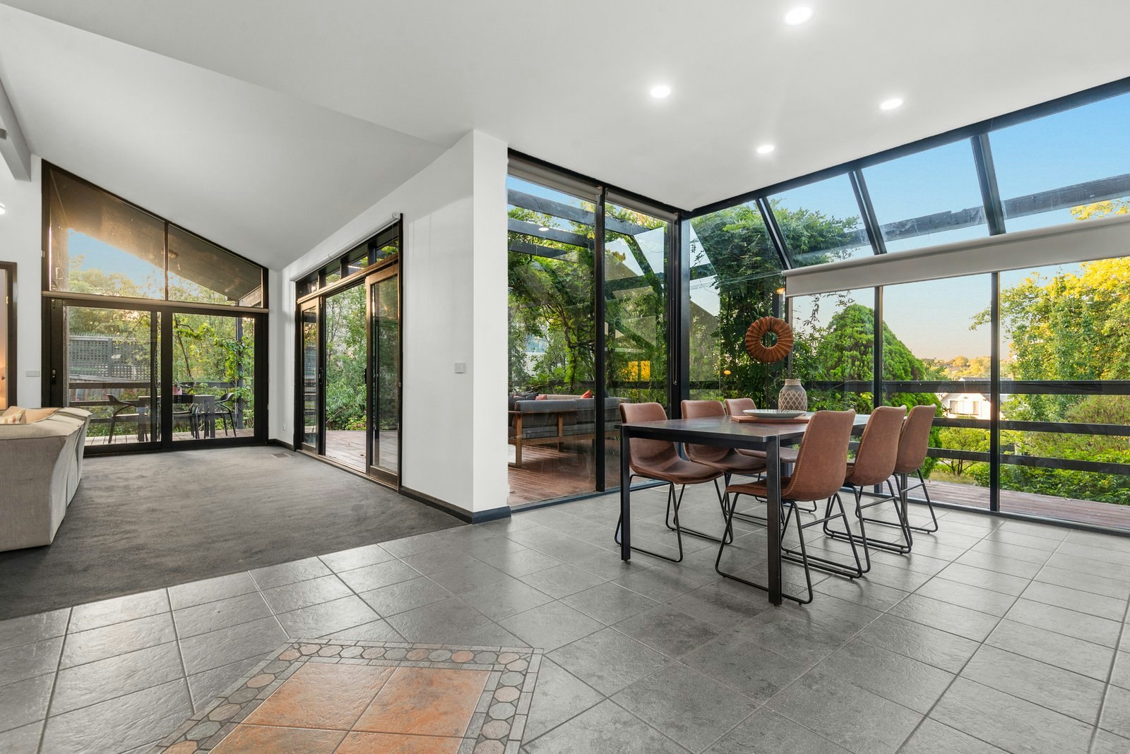 24 Wynyard Crescent, Balwyn North, 3104