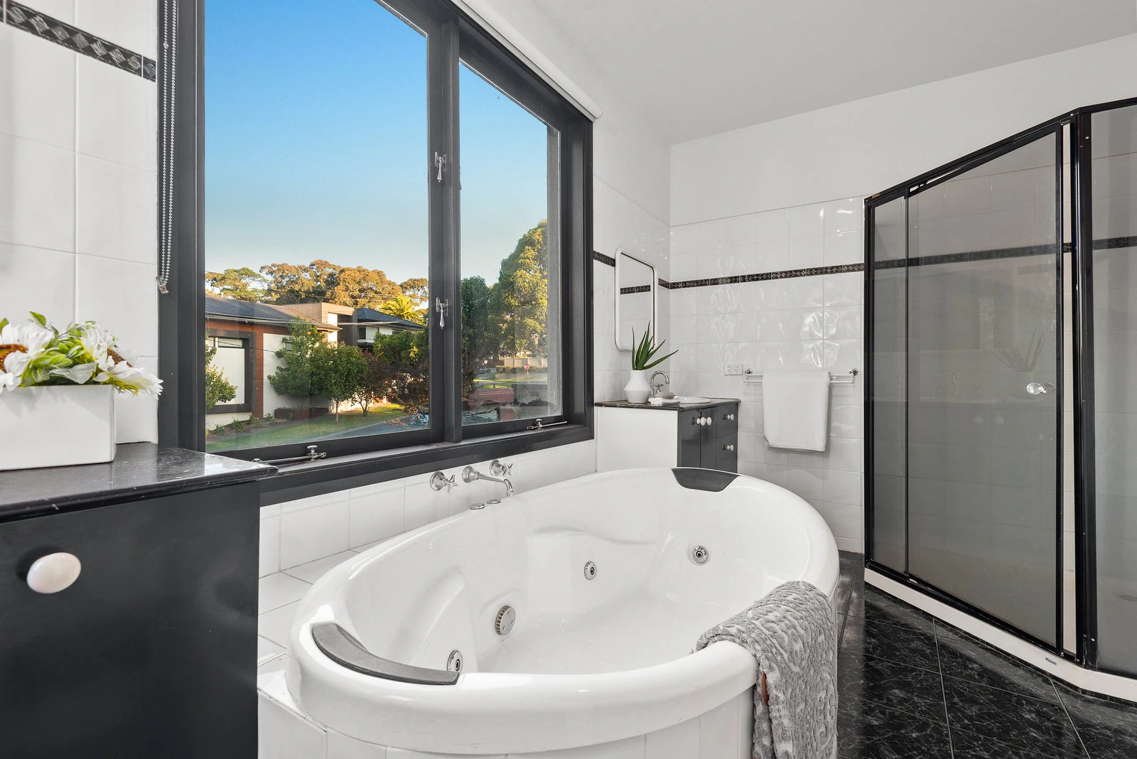 24 Wynyard Crescent, Balwyn North, 3104