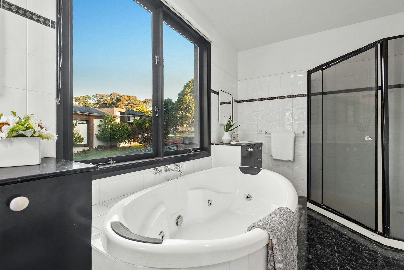 24 Wynyard Crescent, Balwyn North, 3104