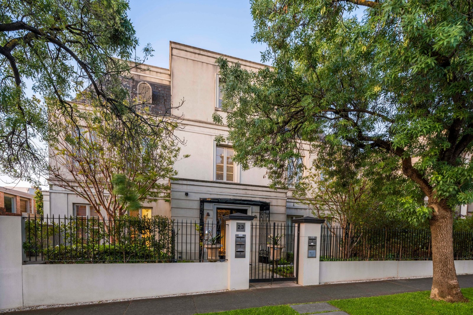 Penthouse, 23 Washington Street, Toorak - Thumbnail 2