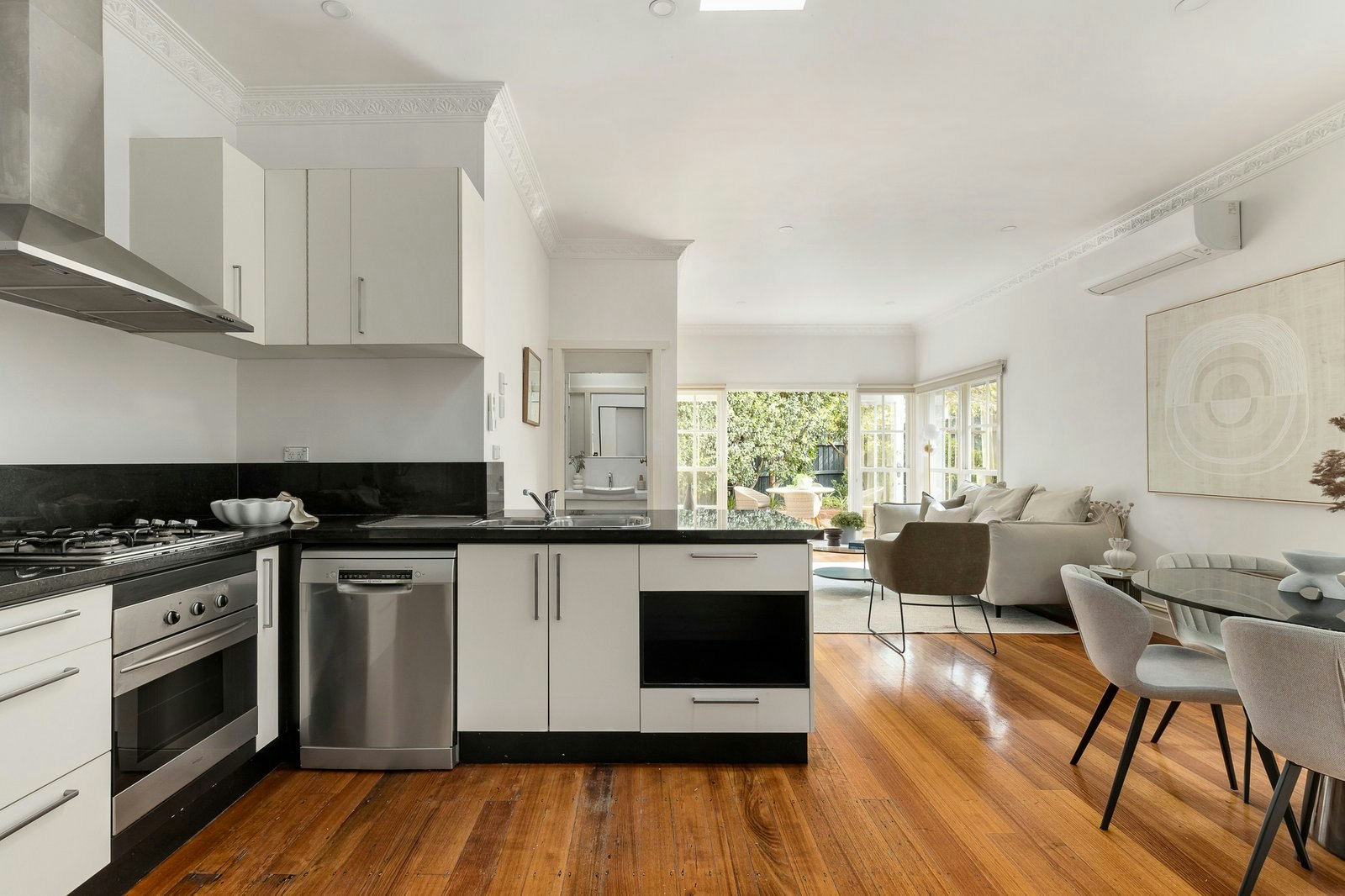 82 Milton Parade, Malvern, 3144