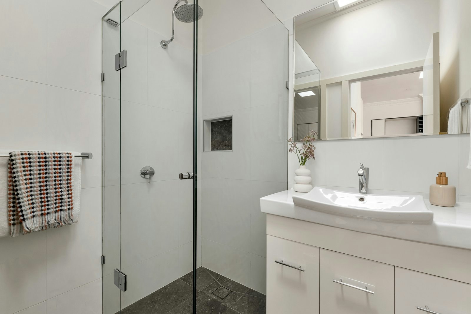 82 Milton Parade, Malvern, 3144