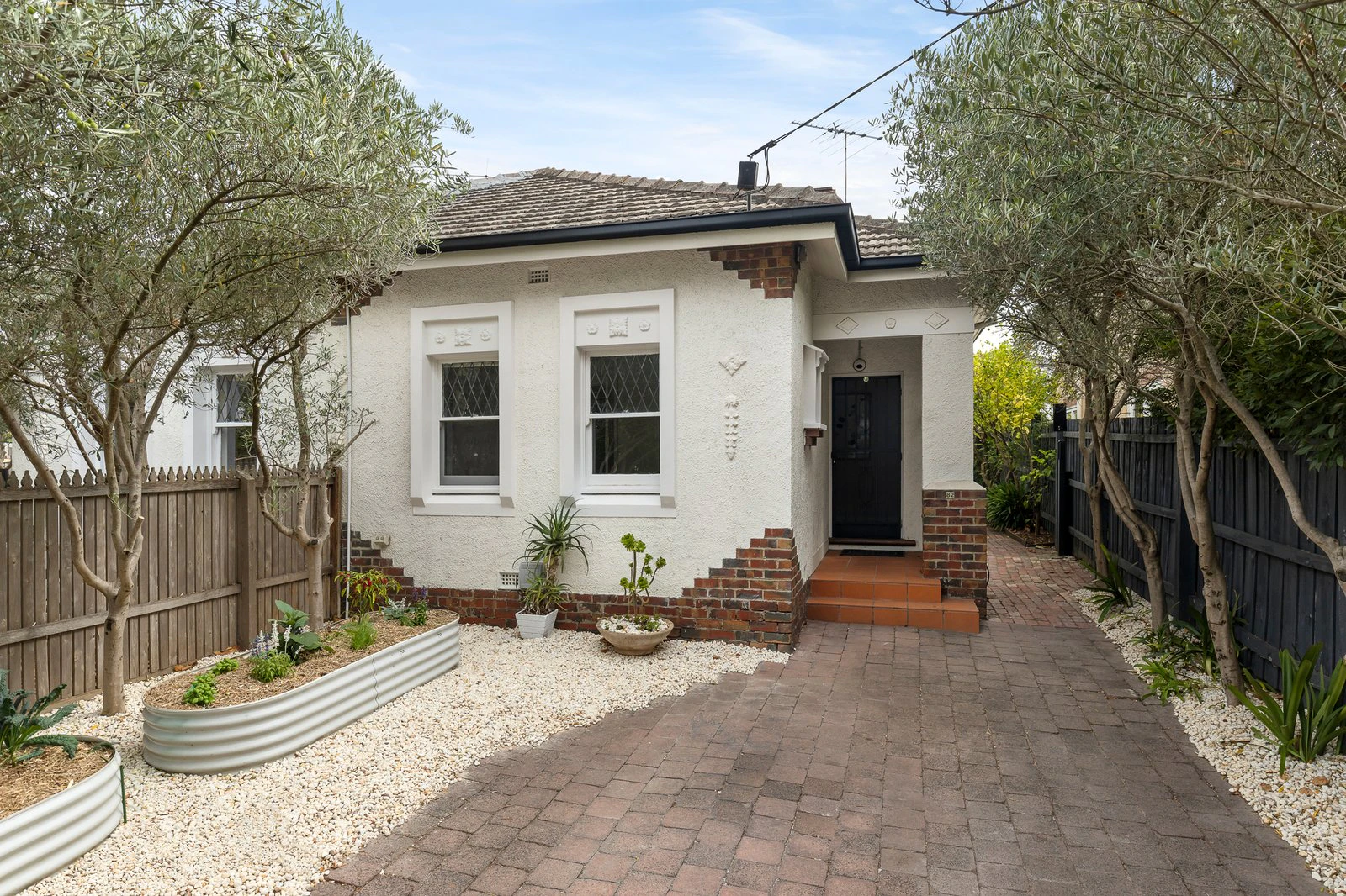 82 Milton Parade, Malvern, 3144