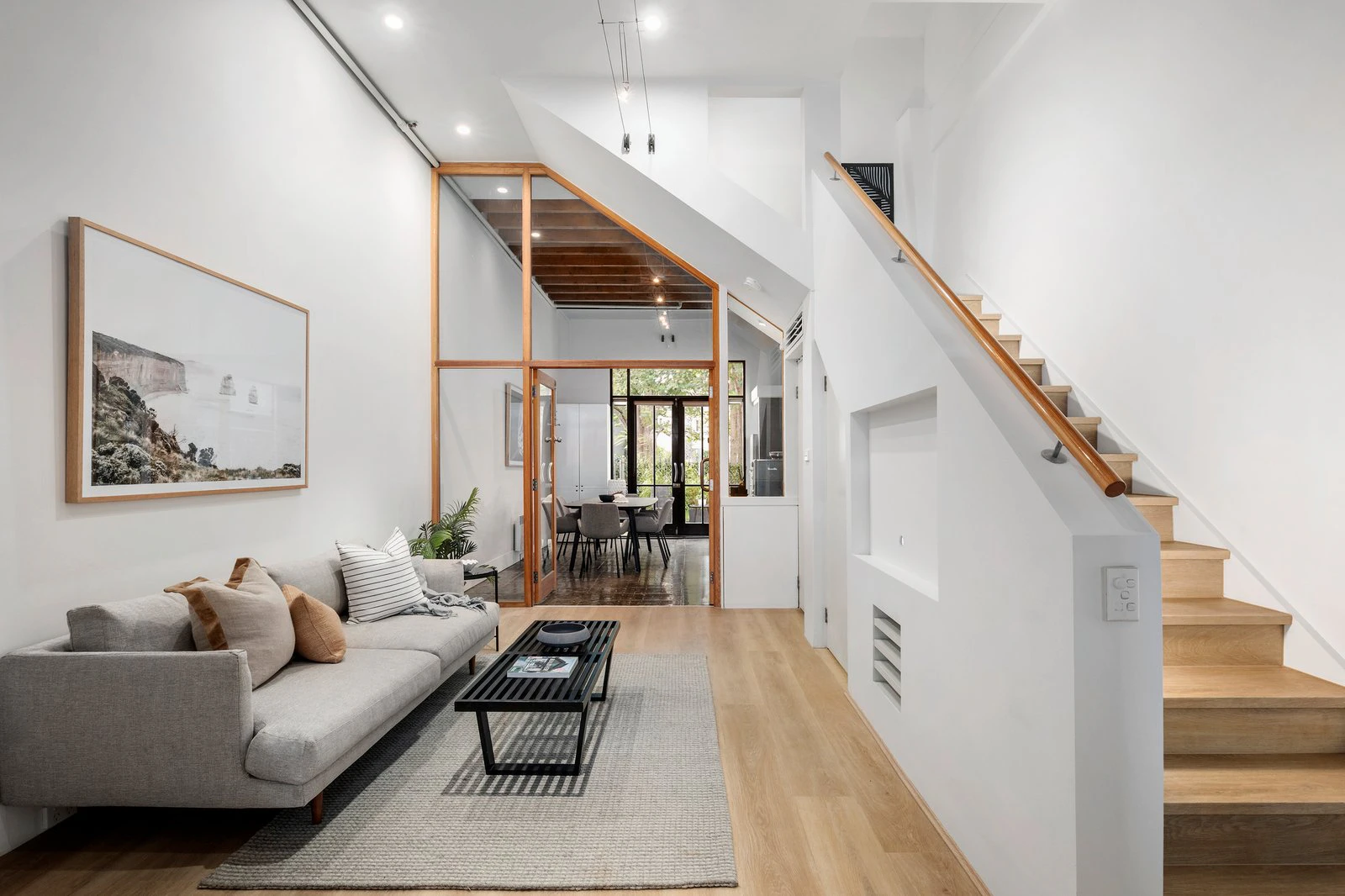 31 Stokes Street, Port Melbourne, 3207