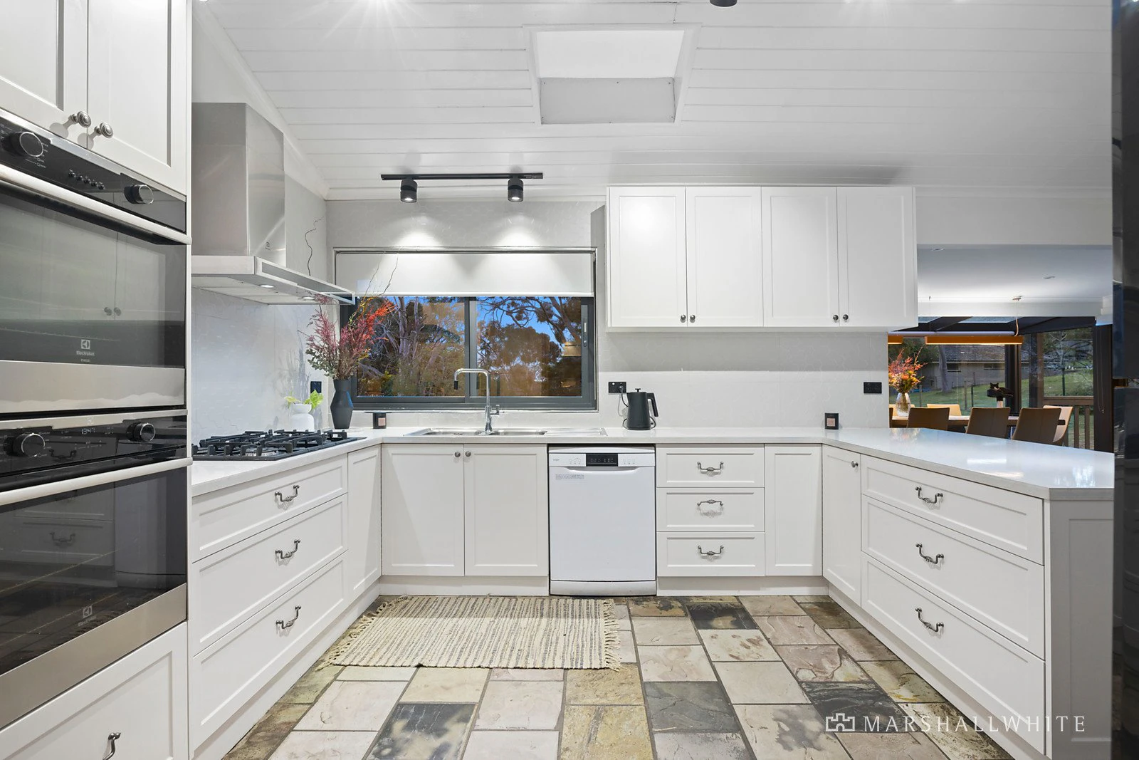 1 Barriedale Grove, Frankston South, VIC