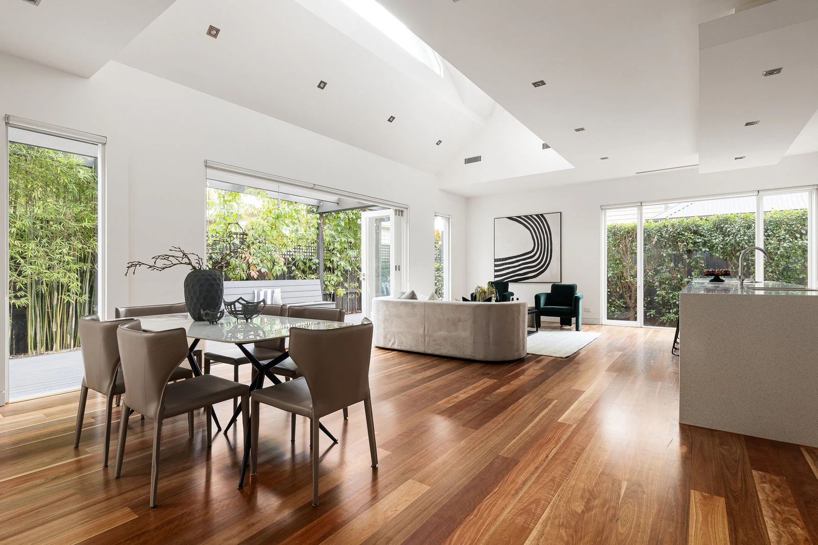 8 Warley Road, Malvern East, 3145