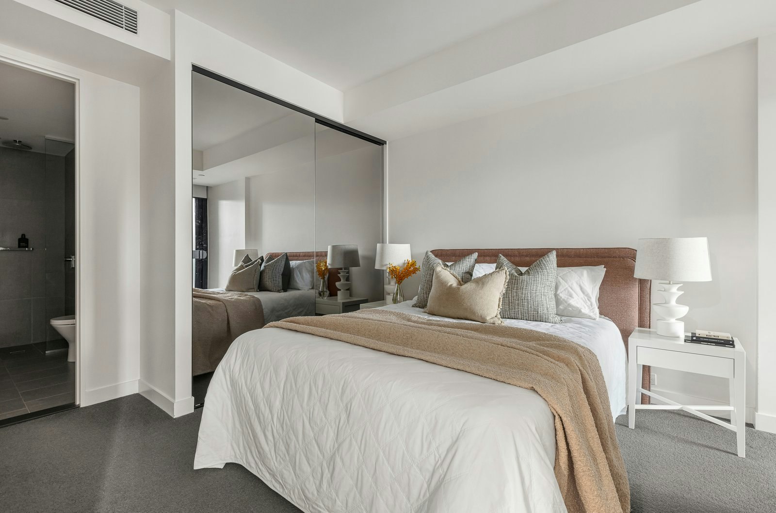 423/555 St Kilda Road, Melbourne, 3004