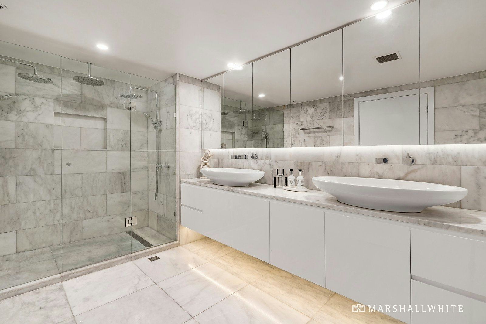 1203/115 Beach Street, Port Melbourne, 3207