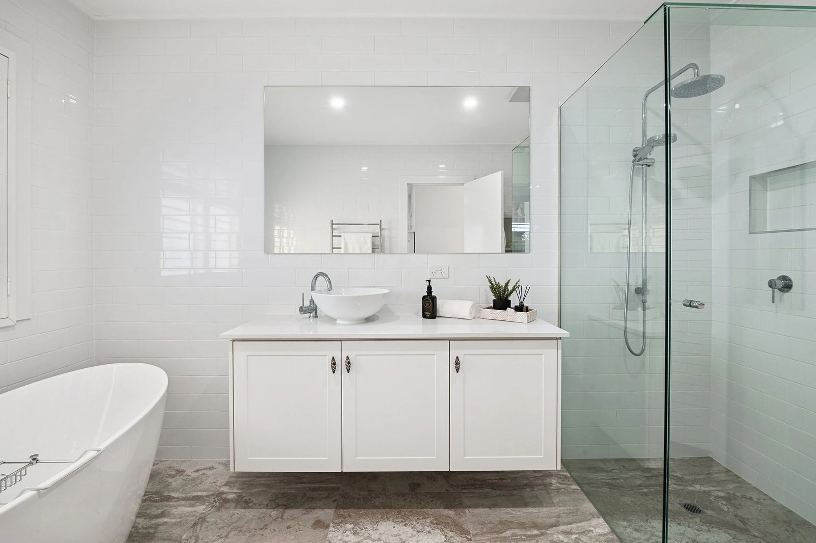 1/3 Ti Tree Grove, Mornington, 3931