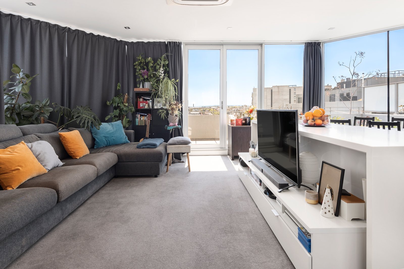 Penthouse 28 Wilson Street, South Yarra - Thumbnail 2