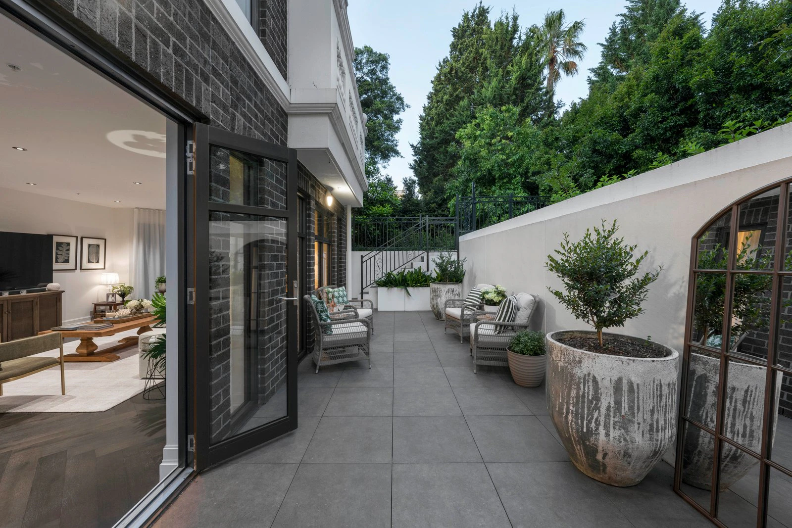 2/14 Lascelles Avenue, Toorak, 3142