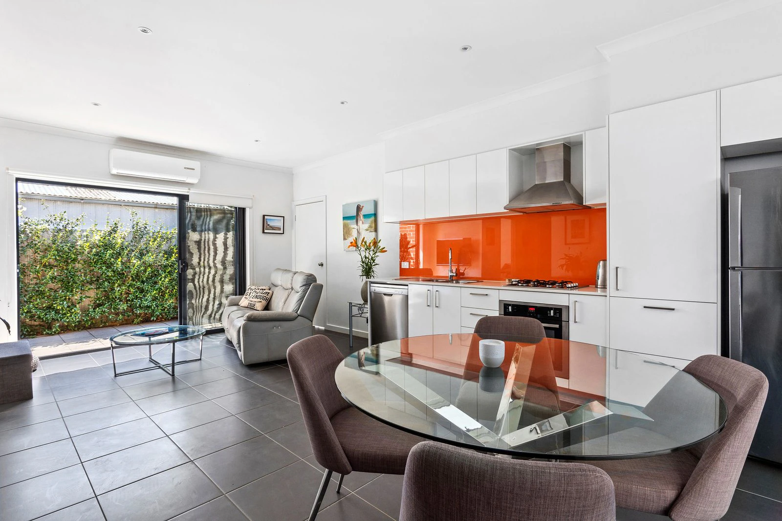 6/7 Nepean Highway, Safety Beach, 3936