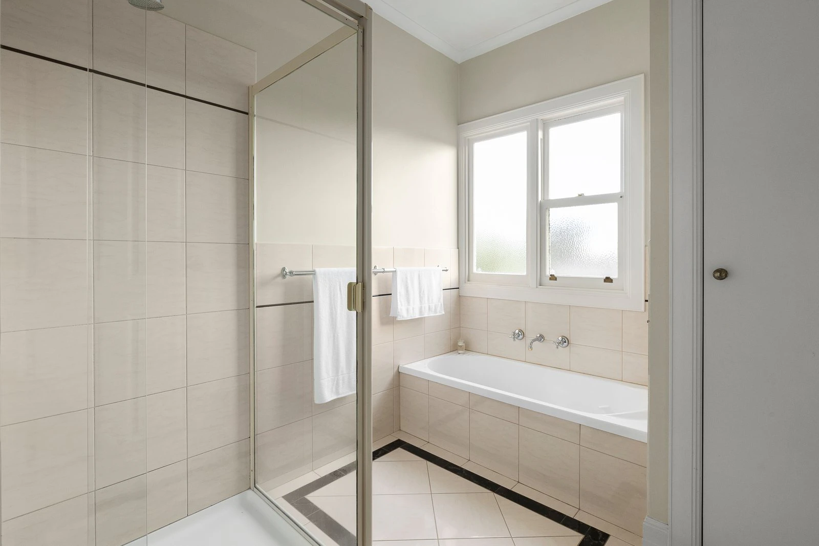 19 Orrong Crescent, Camberwell, 3124