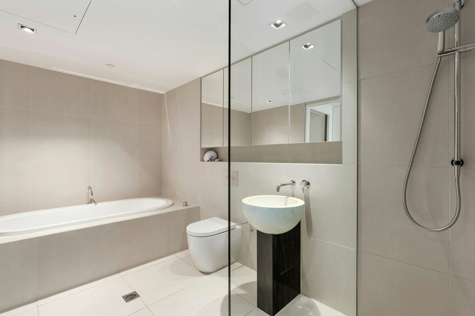 1502/279 Wellington Parade South, East Melbourne, 3002