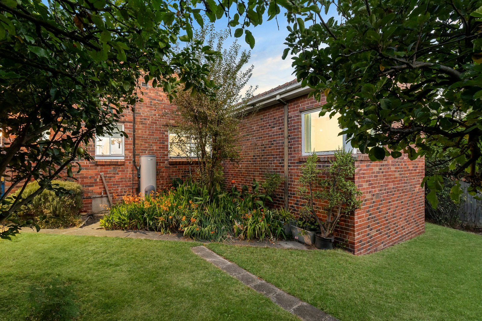 28 Chaleyer Street, Glen Iris, 3146