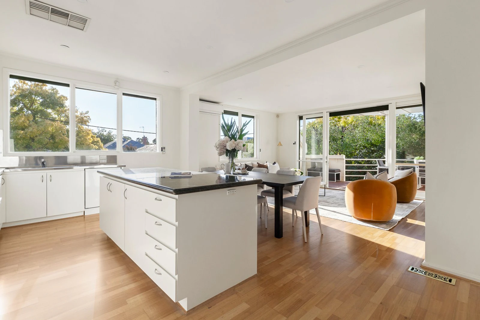 11 Bruce Street, Toorak, 3142