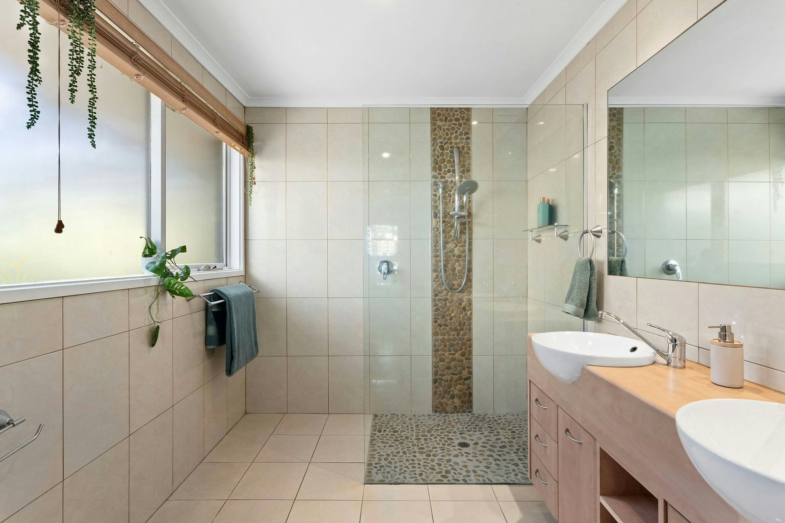 56 Moorooduc Highway, Frankston South, 3199