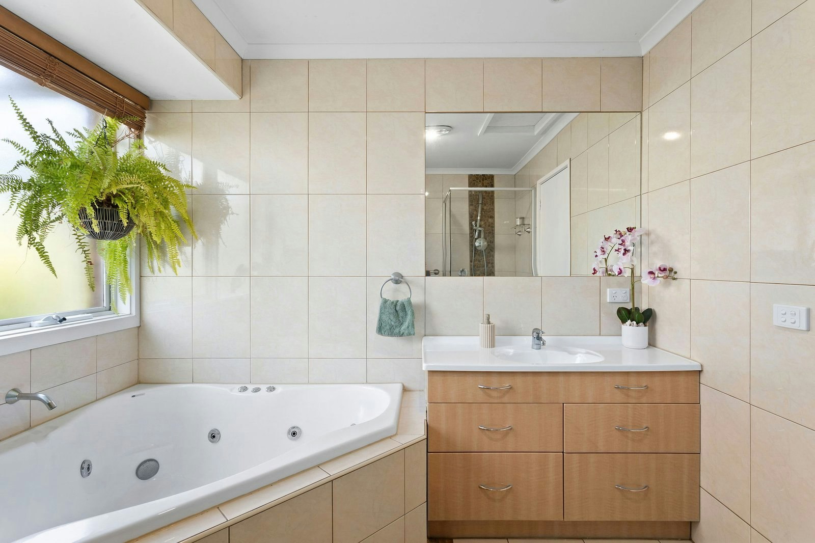 56 Moorooduc Highway, Frankston South, 3199