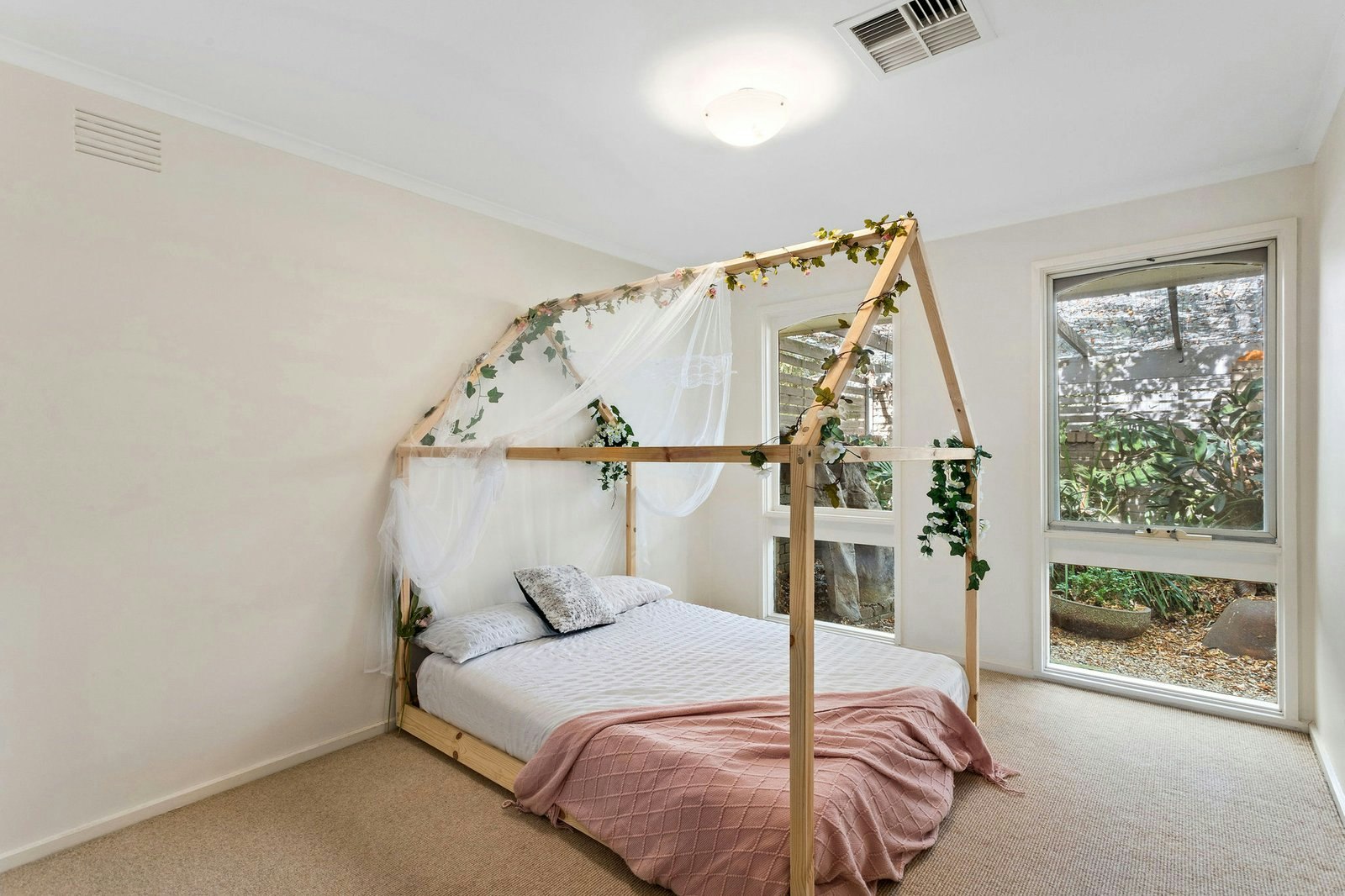 56 Moorooduc Highway, Frankston South, 3199