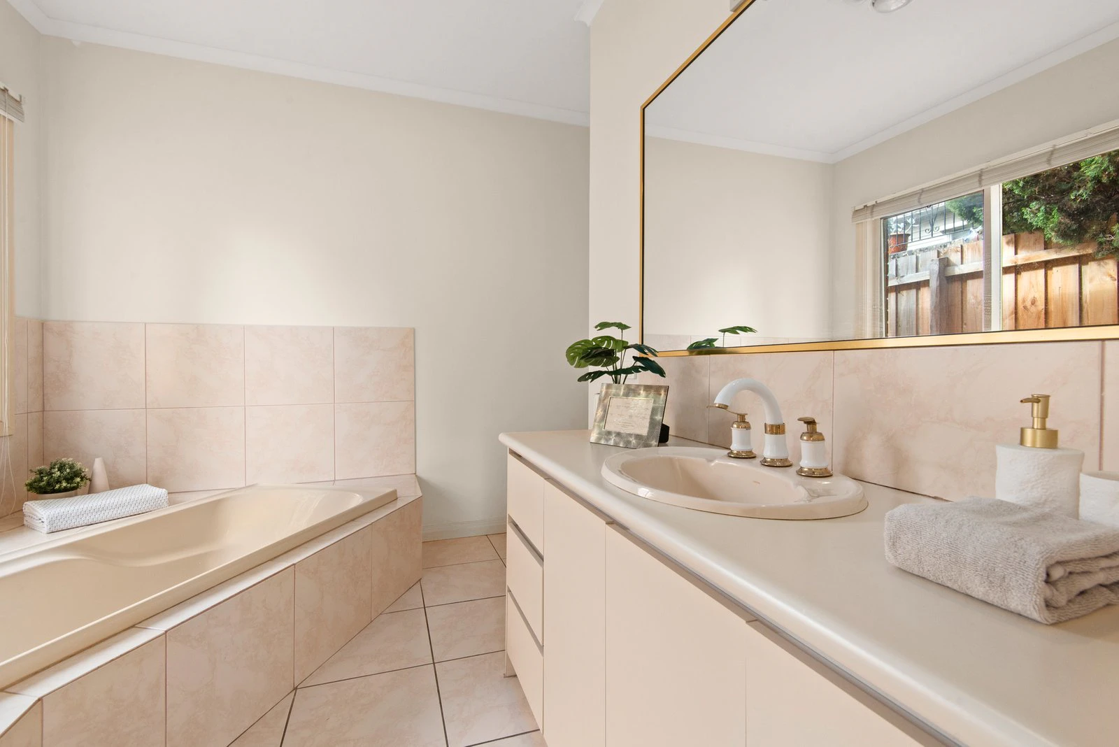16 Woods Street, Balwyn, 3103