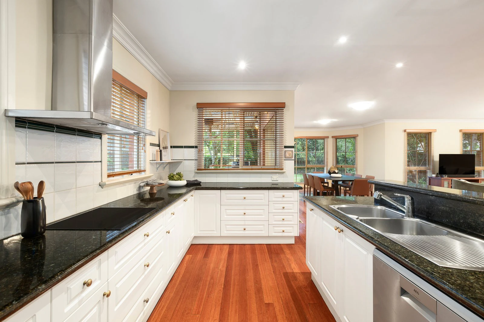 16 Halley Avenue, Camberwell, 3124