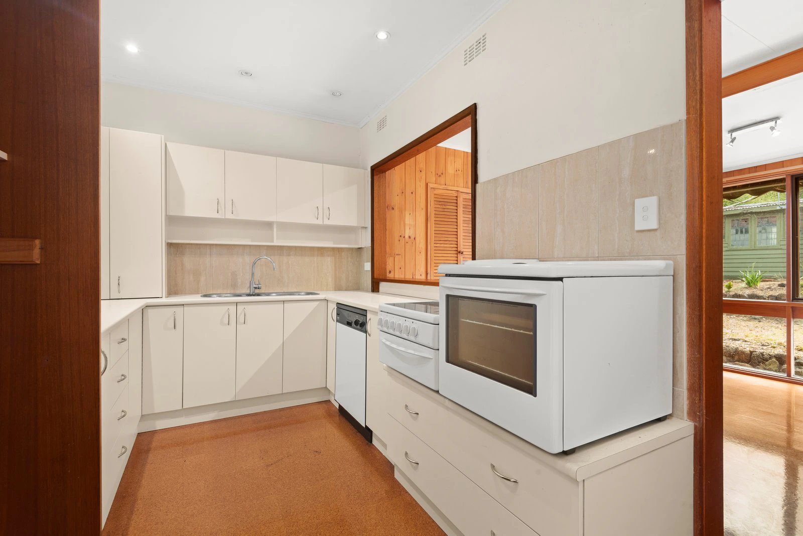 18 Relowe Crescent, Balwyn, 3103