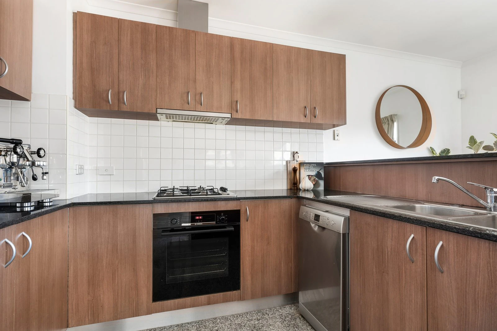 9/75-77 Tram Road, Doncaster, 3108