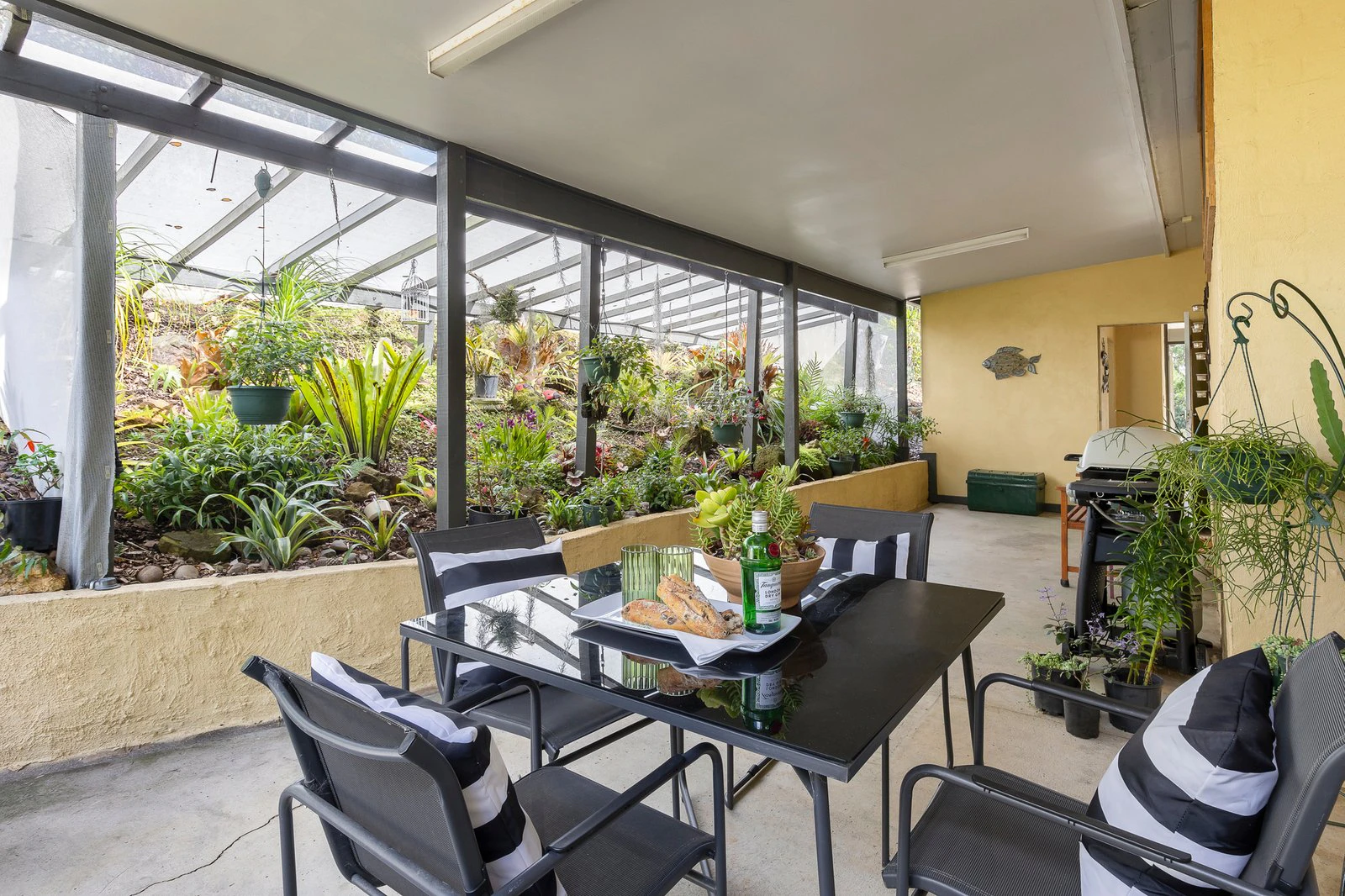 2-4 Melbourne Hill Road, Warrandyte, 3113