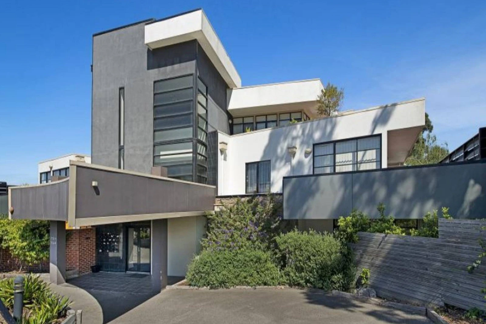 9/75-77 Tram Road, Doncaster, 3108