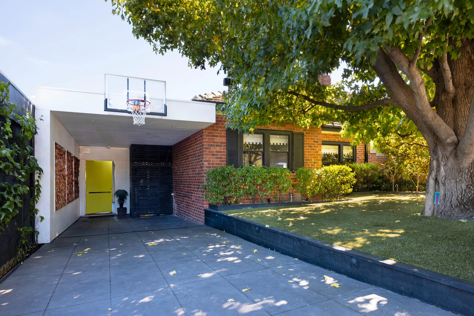 16 Lambourne Street, Surrey Hills, 3127