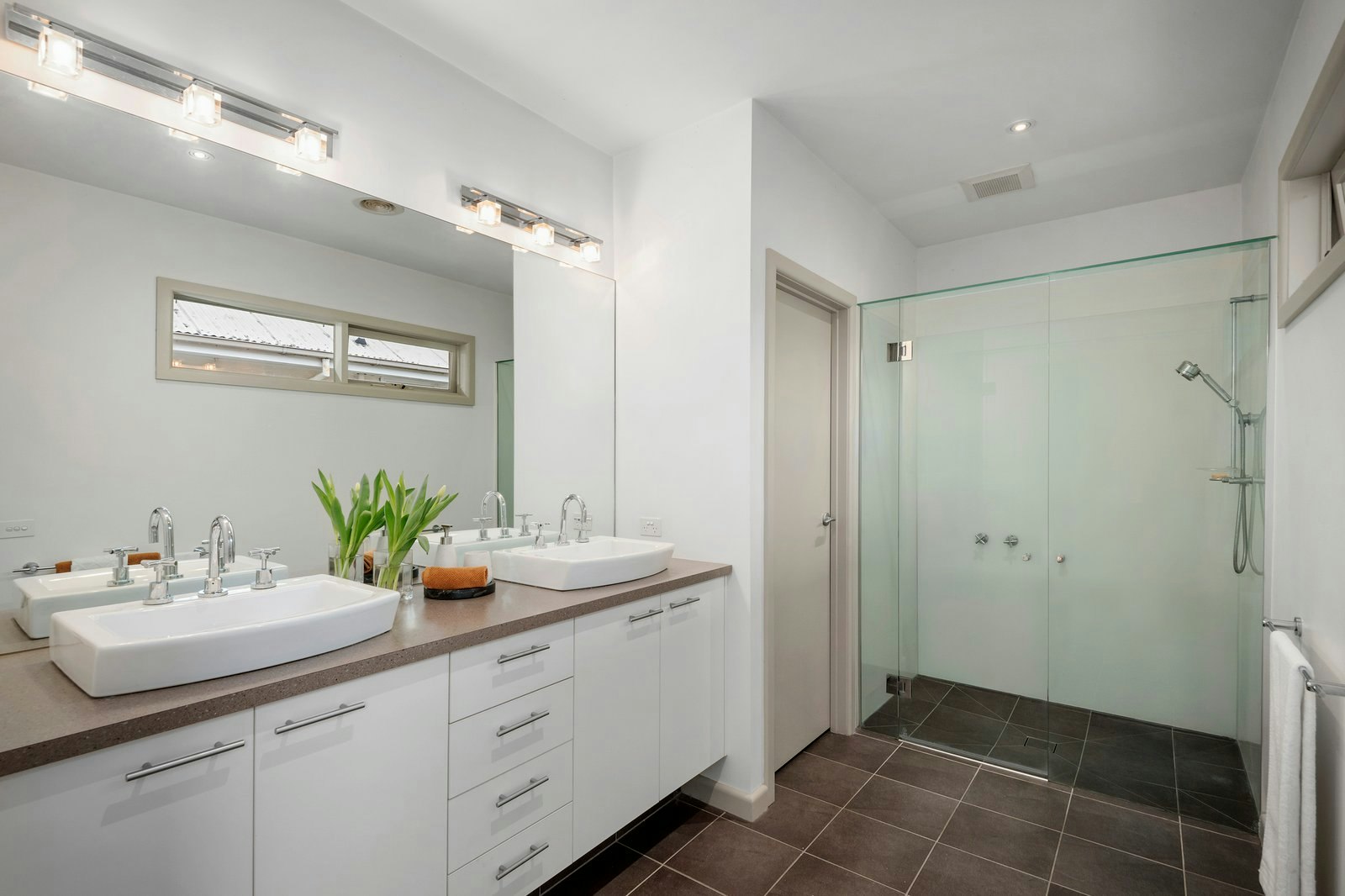 8 Teddington Road, Hampton, 3188