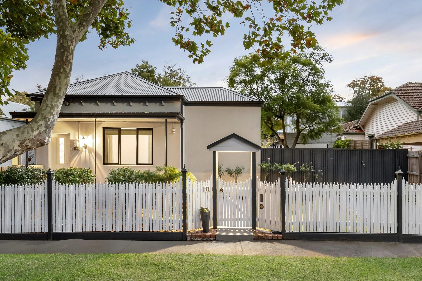 17 Kingston Road, Surrey Hills, 3127
