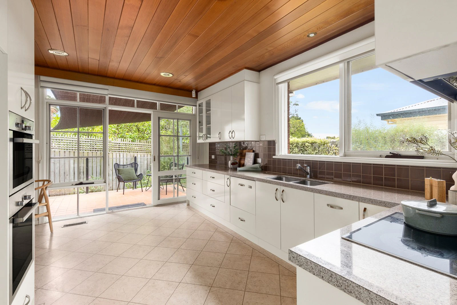 2/13 Derby Street, Camberwell, 3124