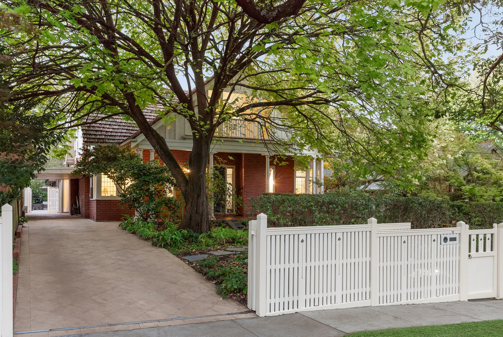 11 Victoria Crescent, Mont Albert, 3127