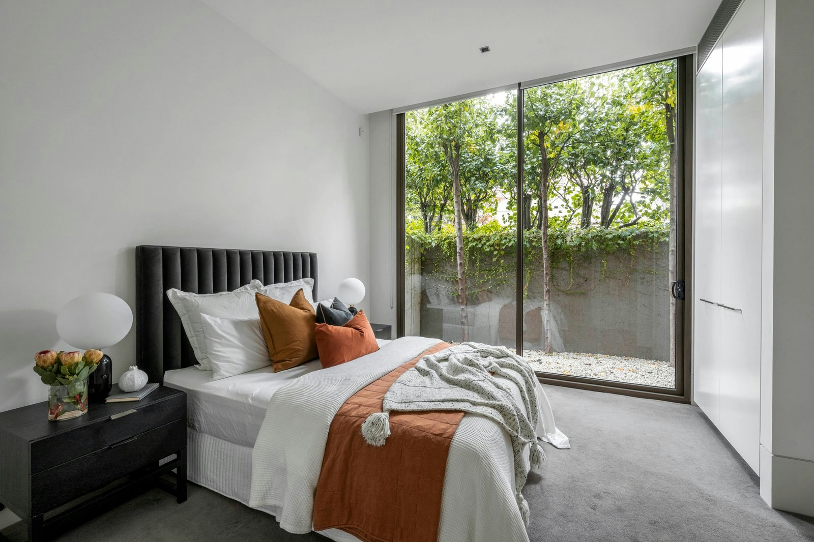 1B Cleeve Court, Toorak, 3142