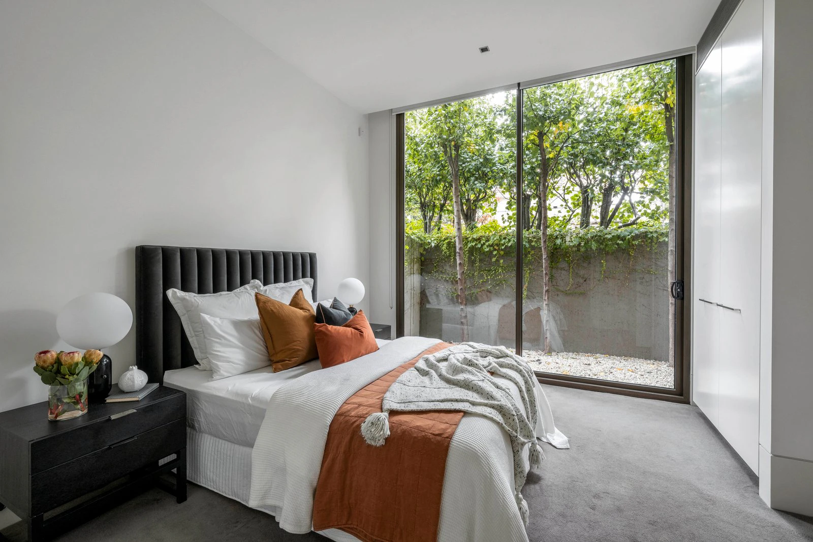 1B Cleeve Court, Toorak, 3142