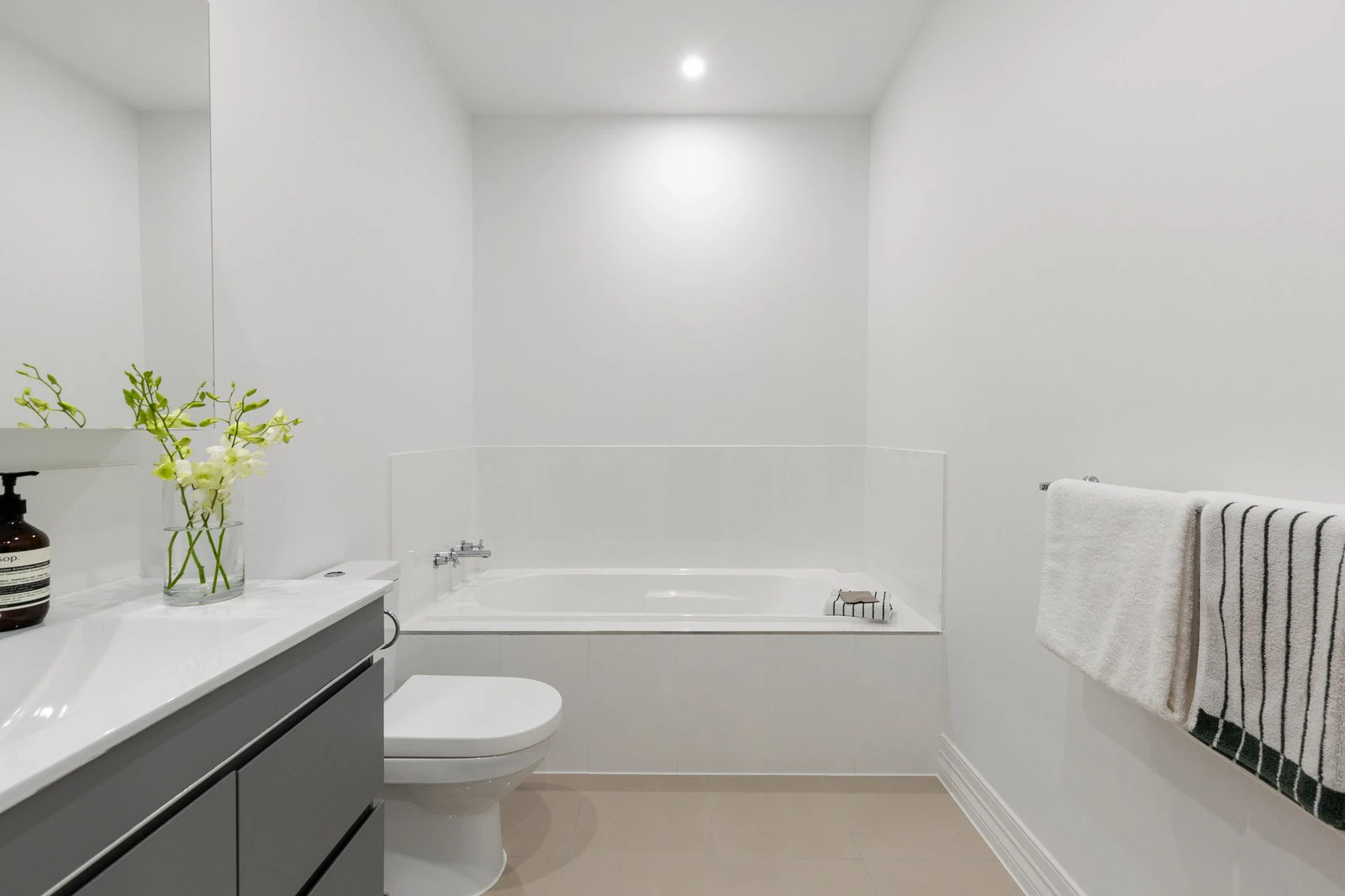 2/1-3 Kaikoura Avenue, Hawthorn East, 3123