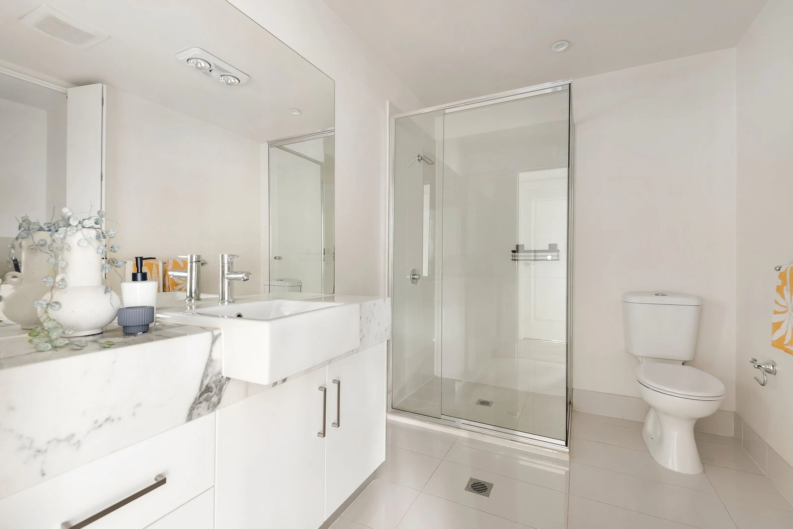 4/885-889 Doncaster Road, Doncaster East, 3109