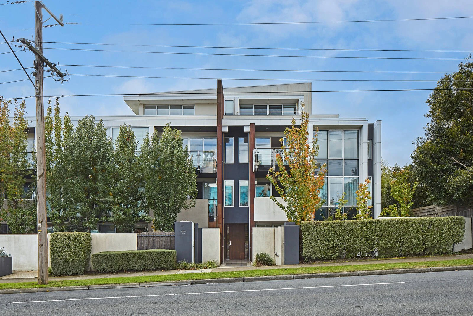 4/885-889 Doncaster Road, Doncaster East, 3109
